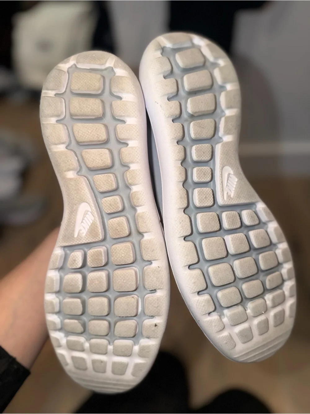 Nike Women’s Roshe Light Gray Athletic Sneakers